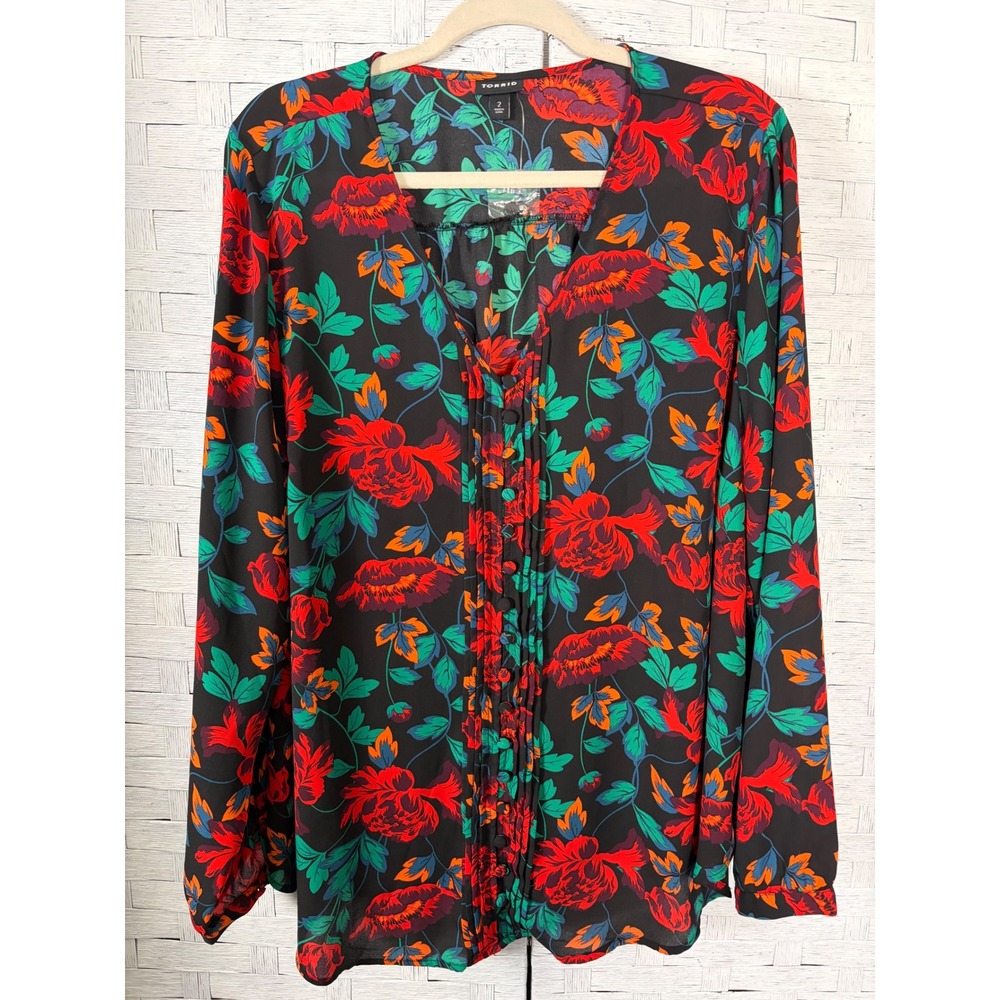 Torrid Womens‎ blouse Floral Pintuck Button Front V-Neck Long Sleeve plus size